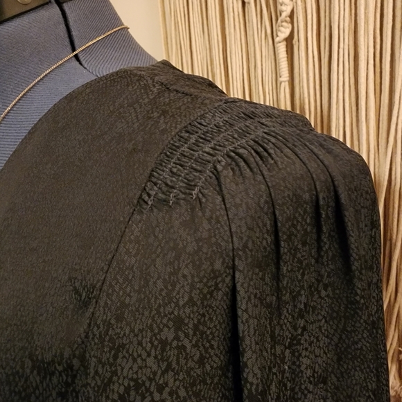 A New Day dark grey blouse with subtle snake pattern - L - Picture 5 of 7